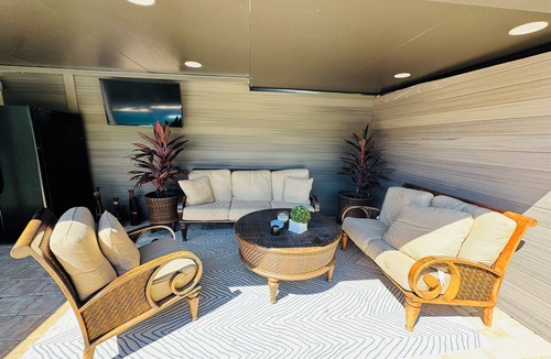 South Gate Ridge House | Sarasota Paradise Heated Pool Home Close to Siesta Key Beach.