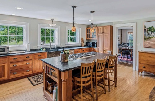 South Pomfret House | Saskadena Lodge with Game Room, near Ski Hill