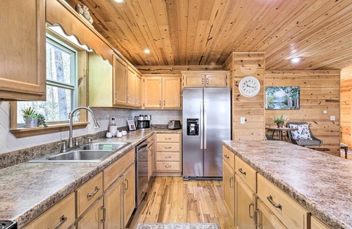 Murphy Cabin | Scenic Murphy Escape with Hot Tub & Fire Pit!