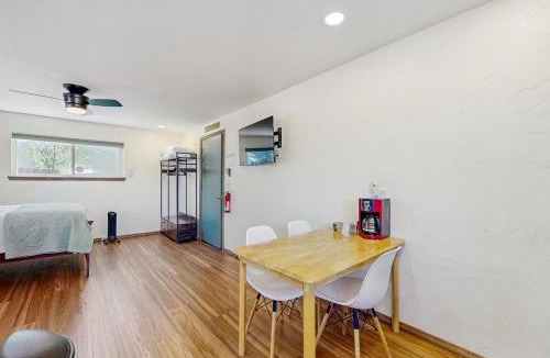 South Fork Apartment | Scenic Solitude