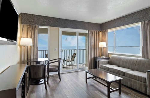 Rocky Point Apartment | Scenic Tampa Escape! Balcony w/Bay View, Outdoor Pool & Free Parking!
