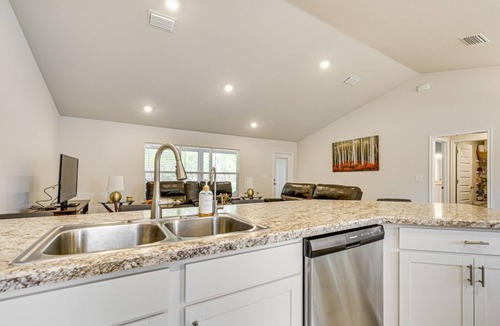 Candler House | Screened Lanai - Relaxing Retreat in Ocala