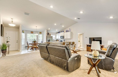 Candler House | Screened Lanai - Relaxing Retreat in Ocala