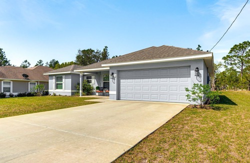 Candler House | Screened Lanai - Relaxing Retreat in Ocala