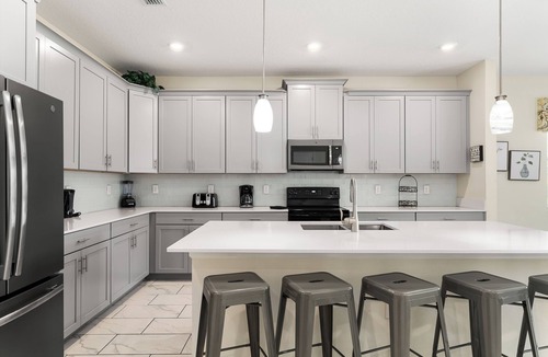 Davenport House | Screened Pool | Game Area | Kids Bedroom | Near Attractions