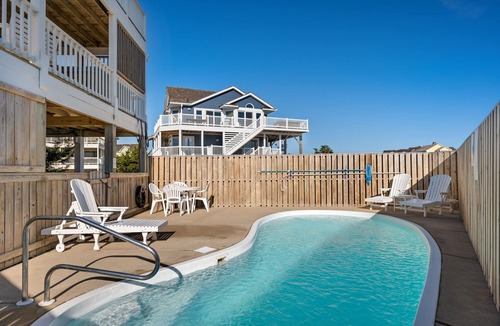 Nags Head House | Sea Captain's House | Ocean Views, Pool, Sleeps 16 Arcade, Bikes, Loaded