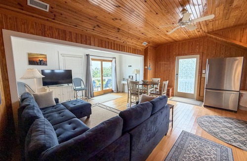 Ocracoke House | Sea-Esta Upstairs: A Couple's Getaway on the Canal