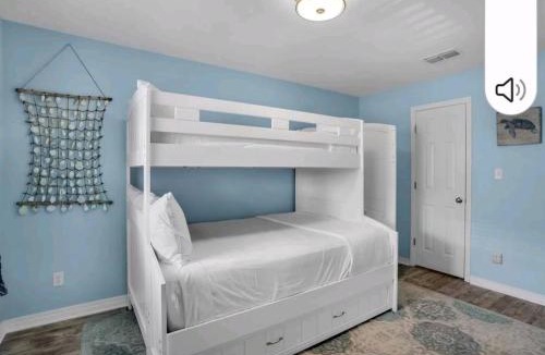 Holiday Isle Apartment | Seashell Suite!