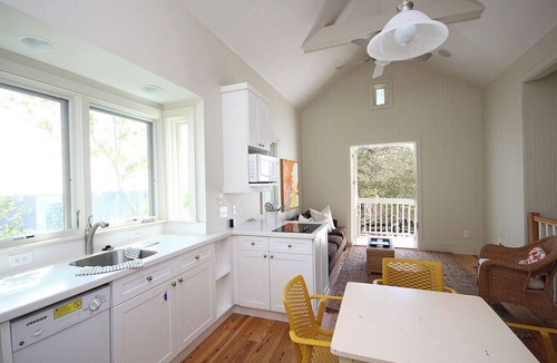 Seaside House | Seaside "Atrium" |Spacious 1BR | 2 FULL Baths | sleeps 4 |Pet friendly! 🐶