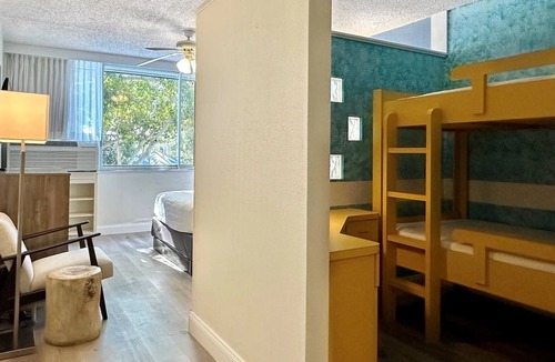 Pinellas Point Hotel | Seaside Retreat Near St Petersburg | Pet-friendly, Onsite Pool & Private Beach!