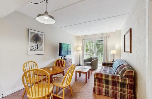 Warren Apartment | Seasons 200