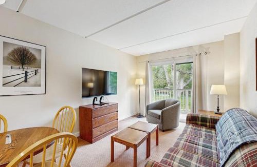 Warren Apartment | Seasons 200