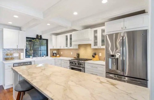 Bryn Mawr-Skyway House | Seattle’s Best Kept Secret Lake Views + Central Locale