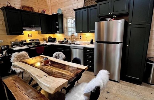 Unaka Cabin | Secluded 3 Acres in NC Mountains· Hike, Raft & Fire Pit