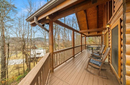 Wears Valley Cabin | Secluded Cabin near heart of Wears Valley