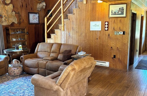 Custer County House | Secluded creek-side ranch house in the heart of Custer County.