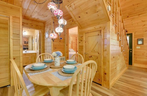 Blairsville House | Secluded ‘Cross Creek Cabin’ w/Deck & Fire Pit!