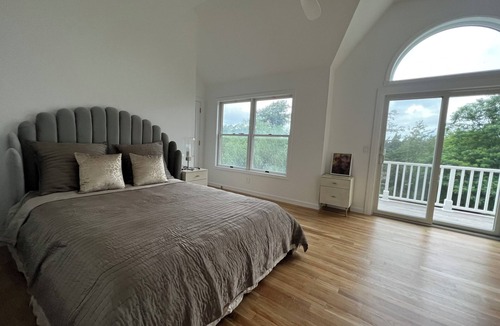 North Fork House | Secluded North Fork Wine Country Gem on Long Island Sound