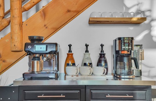 Mount Aetna Cabin | Secluded Retreat |Hot Tub, Game Room, Fire Pit