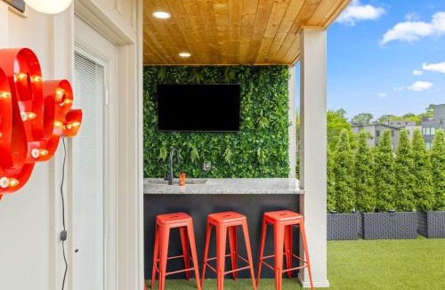Katie Hill Neighborhood House | Second Fiddle Hideaway