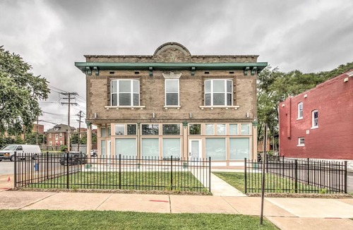 The Gate Apartment | Second Floor King Bed Apartment near at BJC- G