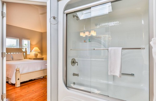Del Sega House | SECRET HARBOR - Pet Friendly. Quiet Sanibel Home With Canal View