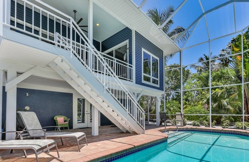Del Sega House | SECRET HARBOR - Pet Friendly. Quiet Sanibel Home With Canal View