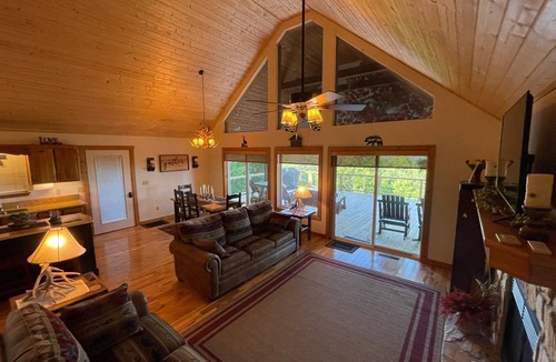 Murphy Ski Chalet | Seminole Wind - long range mountain views