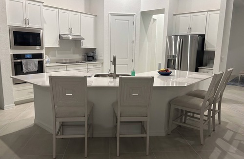 Venice House | Serene 3-bedroom/3 Bathroom house with hot tub/pool in charming Venice