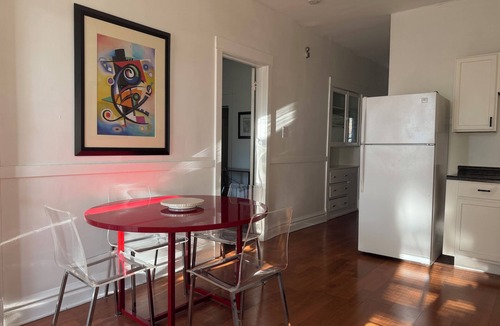 Avondale Apartment | Serene Avondale Triangle Apartment I Near Wrigley/Transit