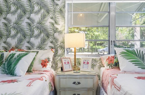 Old Northwood House | Serene Palm Beach Getaway - Your Home in Paradise