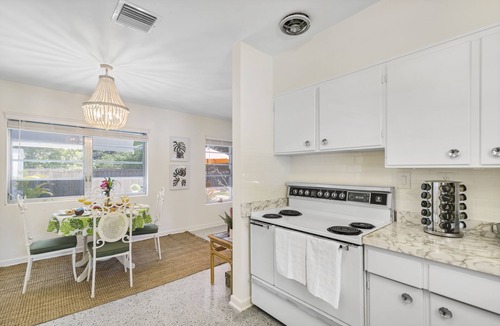 Old Northwood House | Serene Palm Beach Getaway - Your Home in Paradise