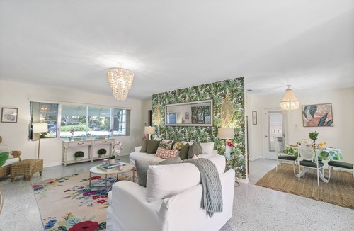 Old Northwood House | Serene Palm Beach Getaway - Your Home in Paradise