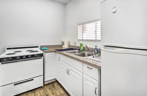 Townsite Apartment | Serene Studio Near Lake Mead, Hiking & Dining