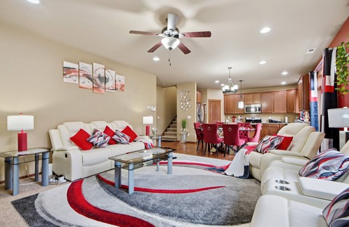Mill Creek House | SERENE VILLA: Romantic get-away while WFH