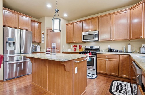 Mill Creek House | SERENE VILLA: Romantic get-away while WFH