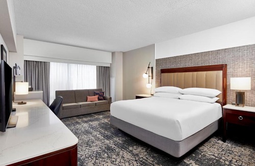 Indianapolis Hotel | Sheraton Indianapolis Hotel at Keystone Crossing