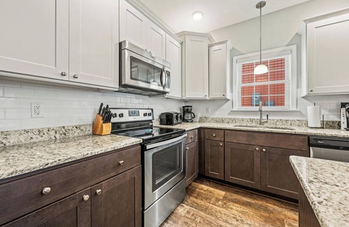 Kill Devil Hills House | Shore Beats Work, Modern 3 Bedroom Vacation Home w/Community Pool & Clubhouse