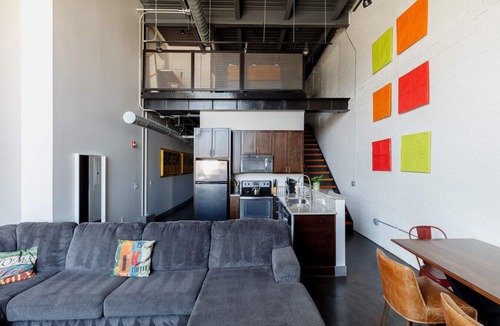 Italian Village Apartment | Short North Industrial Loft - Free Parking!