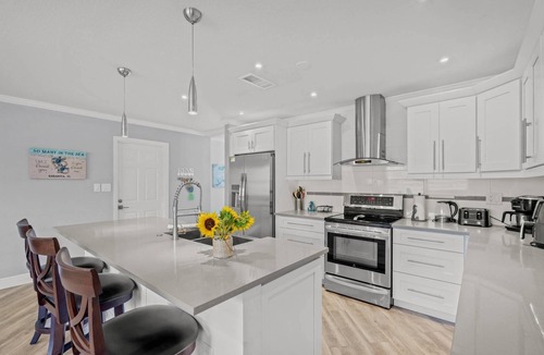 Gulf Gate Estates House | Silver Palm Retreat: Pool, Game Room & Walkable to Gulf Gate Dining
