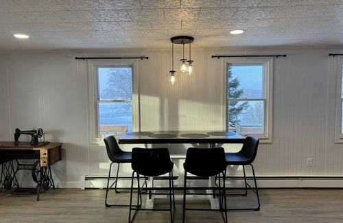 Sinclair House | Sinclair- Cozy Long Lake Gem