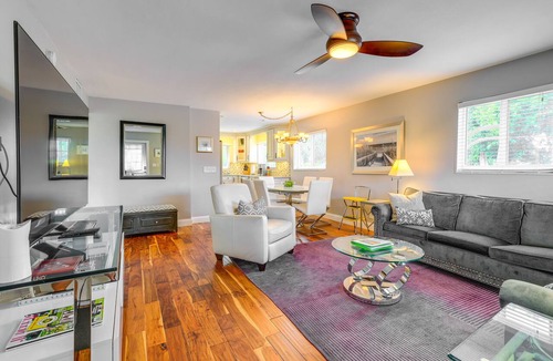 Singer Island Condo | Singer Island Condo: Walk to Beach & Marina!