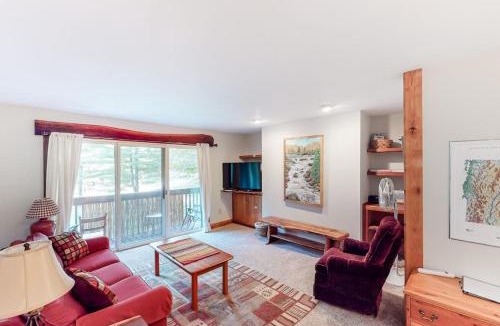 Warren Apartment | Ski Hike Getaway