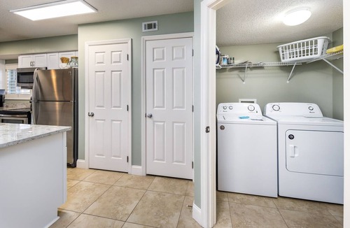 Fort Walton Beach Condo | SL 305: Breezy Palms - Your Dream Beachfront View Is Just a Step Away!