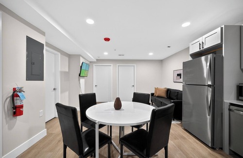 Reading Apartment | Sleek 2BR apartment in prime location