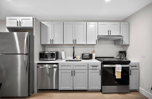 Reading Apartment | Sleek 2BR apartment in prime location