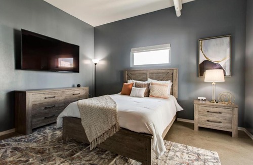 East Nashville House | Sleek and Spacious Condo In East!