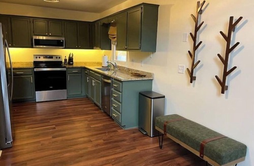 Mill Ridge House | Sleeps 11, Hot Tub, Pool, Winery, River Access, between Boone and Banner Elk