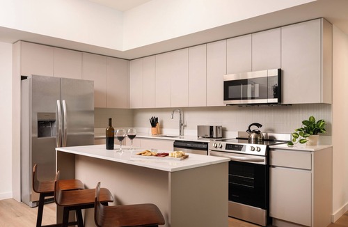 Midtown Hotel | Sleeps 12 2 Suites in New Luxury Hotel w/Rooftop Pool | Sense28 by AvantStay