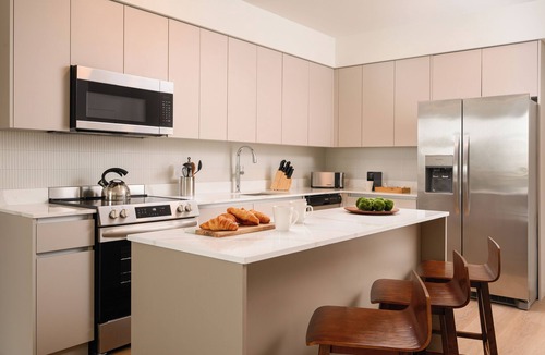 Midtown Hotel | Sleeps 20 | 3 Suites in New Luxury Hotel w/Rooftop Pool | Sense28 by AvantStay